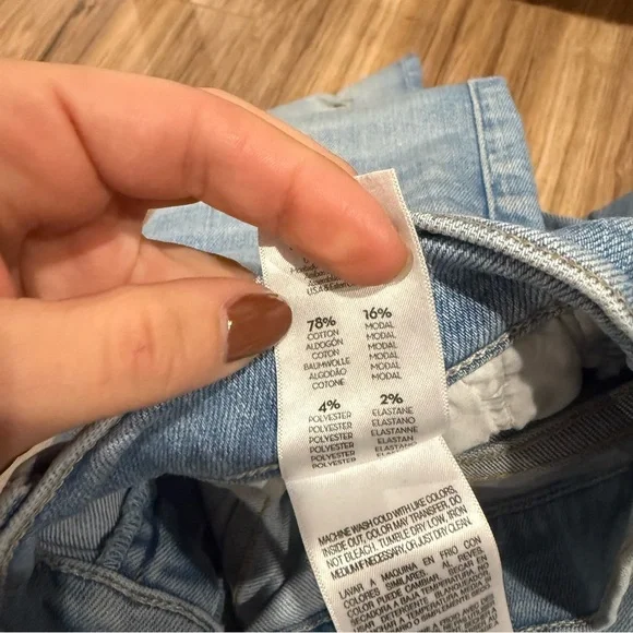 Mother Denim The Insider Crop Step Fray Jean in Limited Edition
